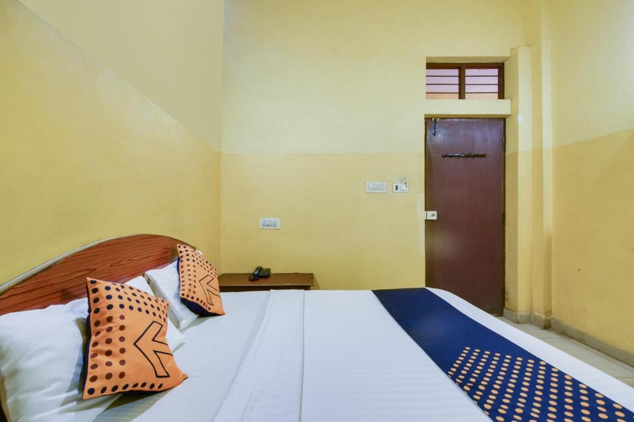 Spot On 74228 Galaxy Comforts Narasimharaja Puram Exterior photo