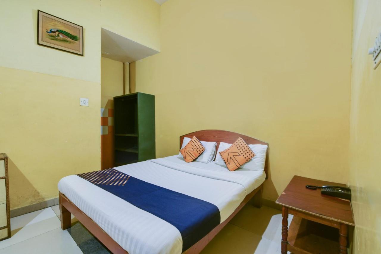 Spot On 74228 Galaxy Comforts Narasimharaja Puram Exterior photo